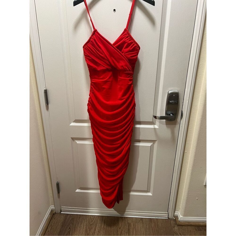 Elliatt Pippa Midi Dress in Red Cocktal Birthday valentine size S NWT$250 - Picture 4 of 7